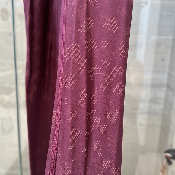 Lululemon Size 2 - Picture 2 of 3